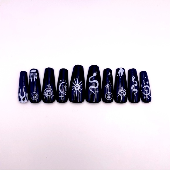 Mystic Gal Press Ons - Picture 1 of 2